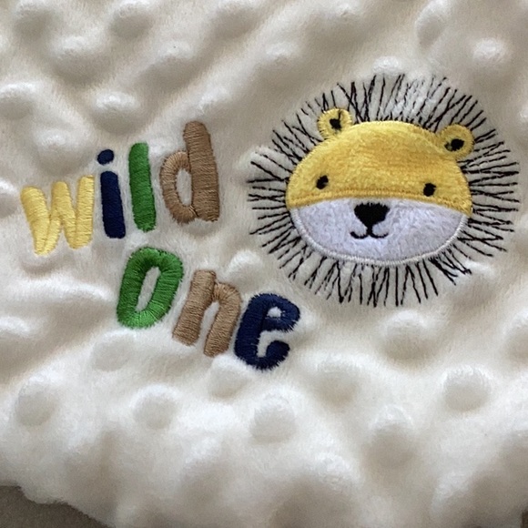 Petite L’Amour swaddle wrap ivory off white with lion embroidered very soft - Picture 2 of 14